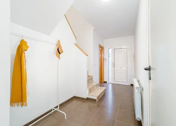 Jouvacations Ripolles Figueres-vilafant Villa *